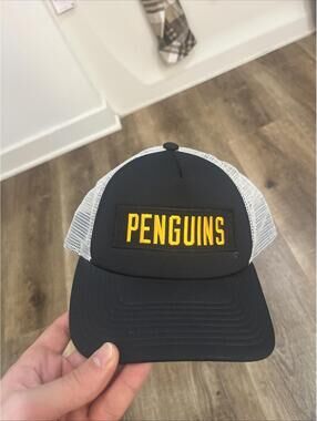 Adidas NHL Pittsburgh Penguins Trucker Hat Snapback Black White Mesh Cap